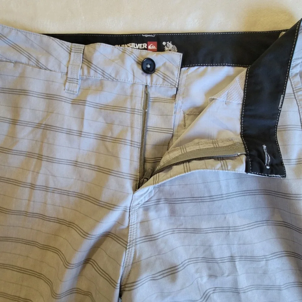 Quiksilver Amphibians Hybrid Shorts‎ Mens 32 Grey Striped Boardshorts Quick-dry
